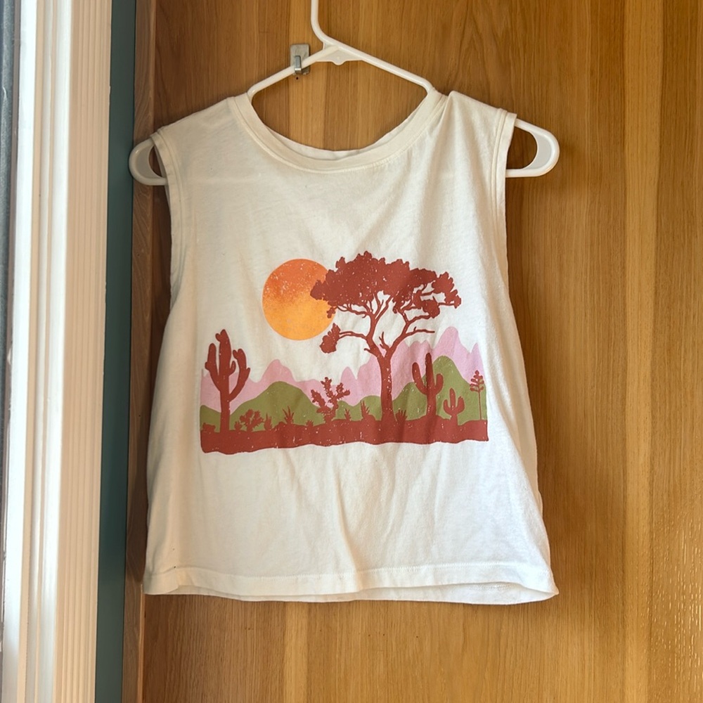 desert muscle tee